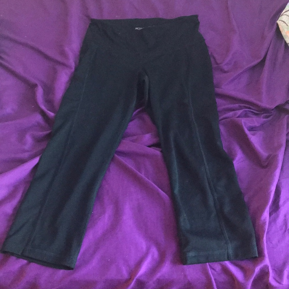 Black Old Navy Capri Tights